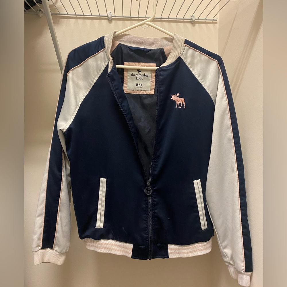 Abercrombie jacket size: M